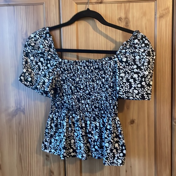 H&M smocked top - Picture 2 of 3